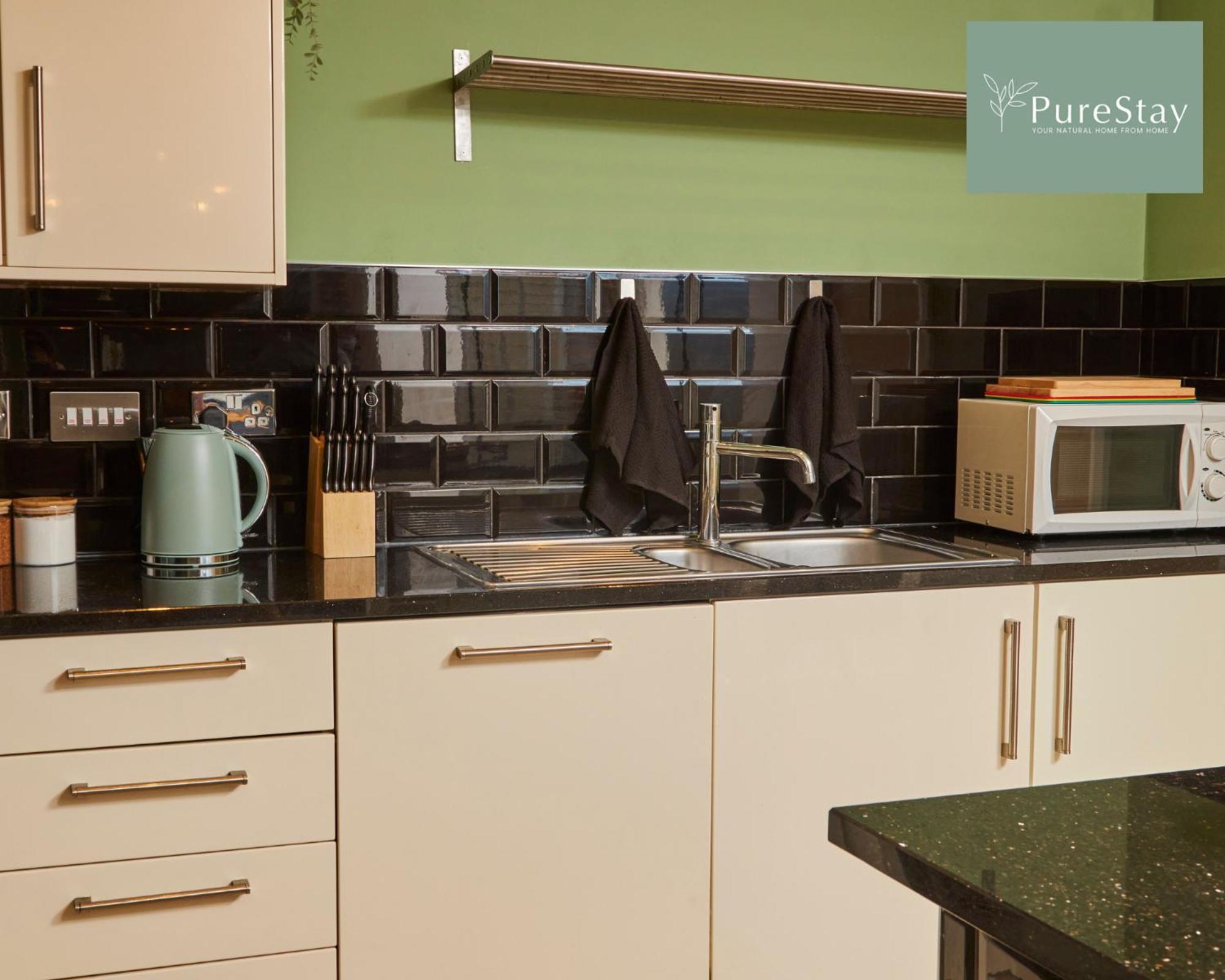 Superb House Manchester Near Etihad With Free Parking Sleeps 8 מראה חיצוני תמונה