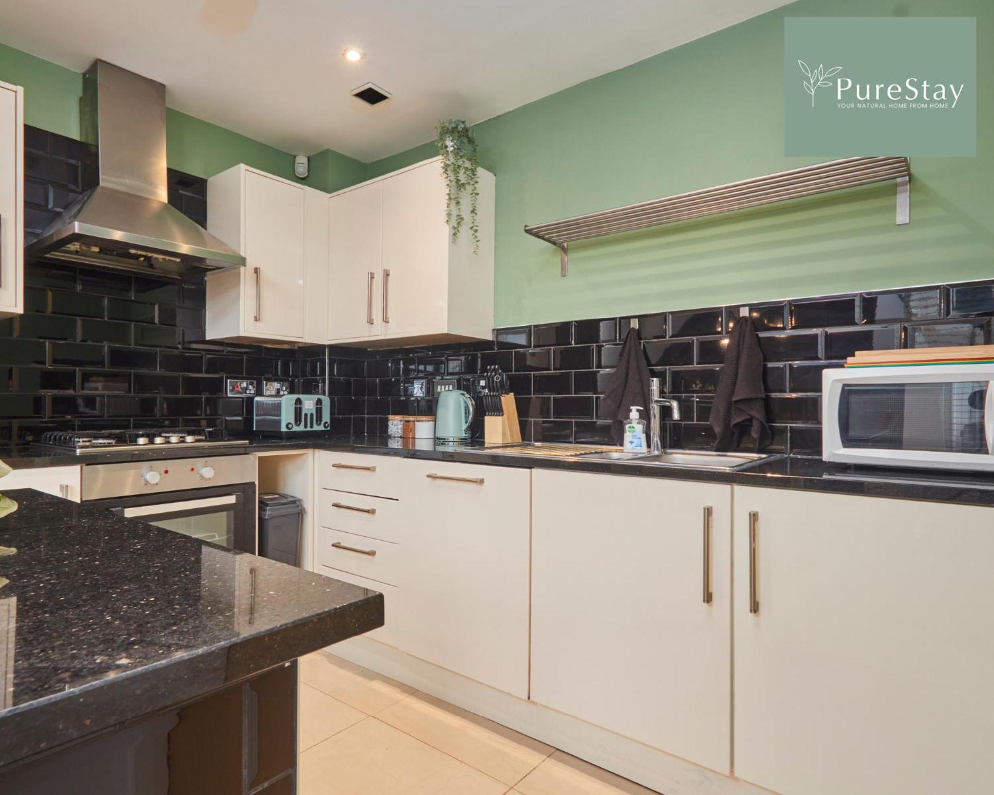 Superb House Manchester Near Etihad With Free Parking Sleeps 8 מראה חיצוני תמונה