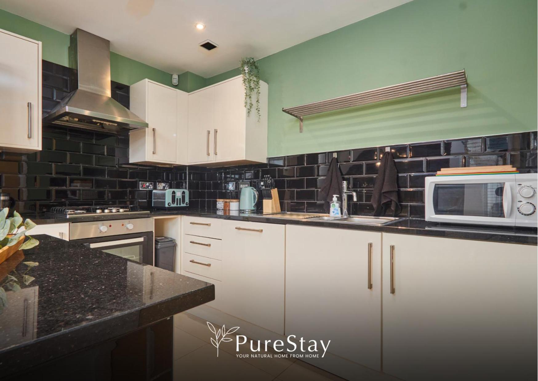 Superb House Manchester Near Etihad With Free Parking Sleeps 8 מראה חיצוני תמונה